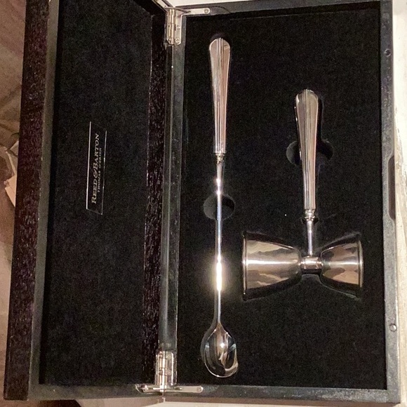 NEW Benson 2pc Bar Tool Set with Case
Bar Set by Reed & Barton in box - Picture 4 of 7